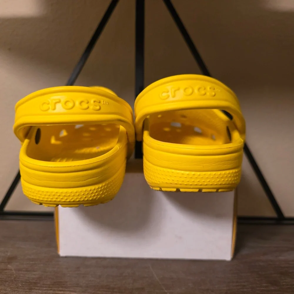 Crocs Classic Clog Lemon Yellow‎ Mens 5 Womens 7 Unisex Comfort Slip On Shoes